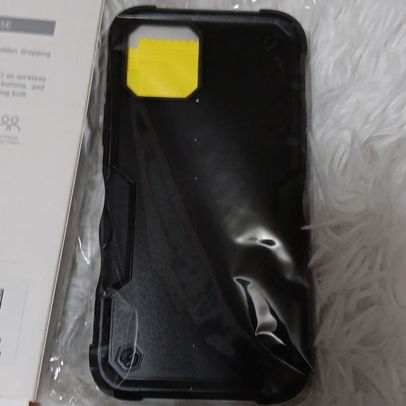 IPhone 11 Pro Case - Picture 3 of 7